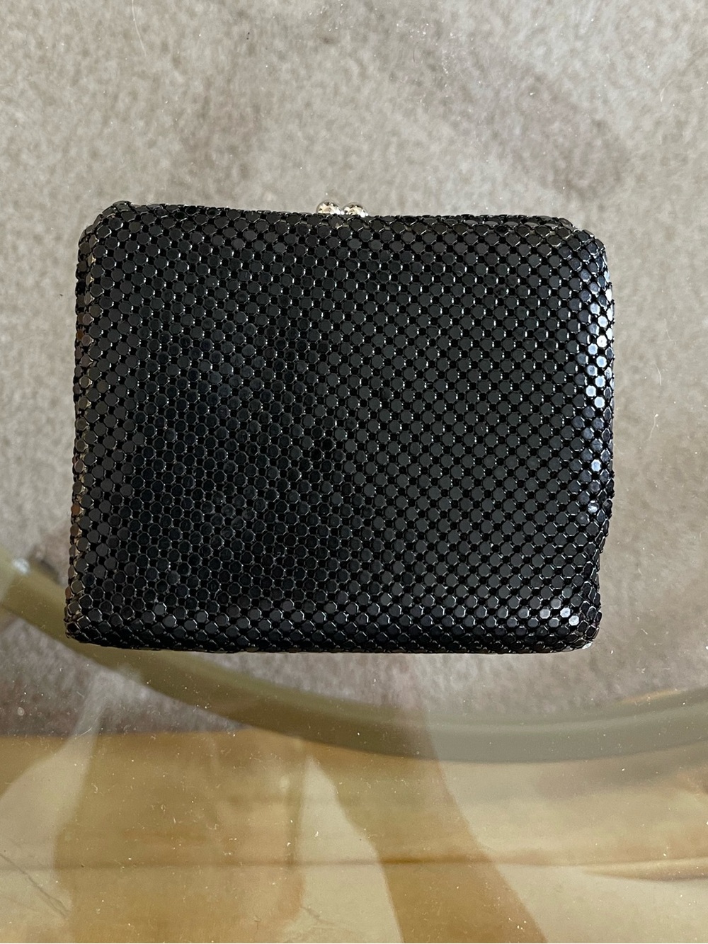 Vtg Black Metal Mesh Wallet Kiss-Lock Clasp 4.5" W Made In Hong Kong Brass Frame